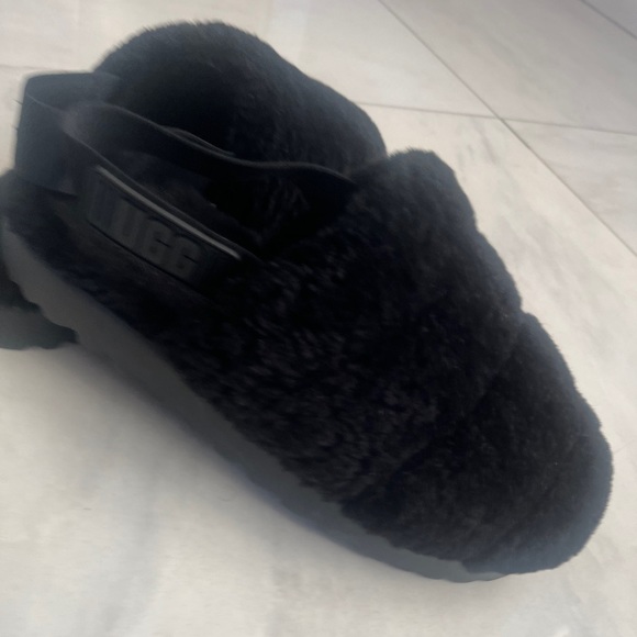 Womens Ugg slippers - Picture 4 of 12